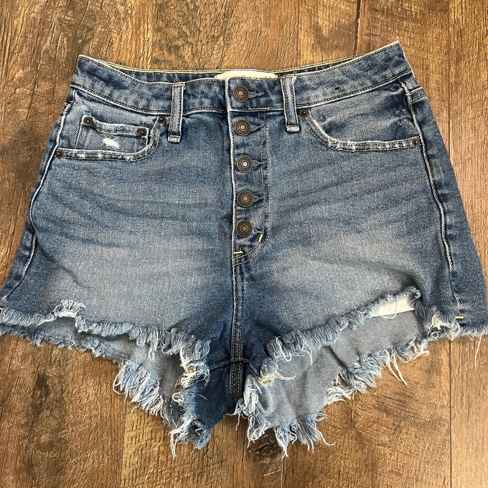 Abercrombie & Fitch Curve Love High Rise Mom Short 28 Distressed Denim